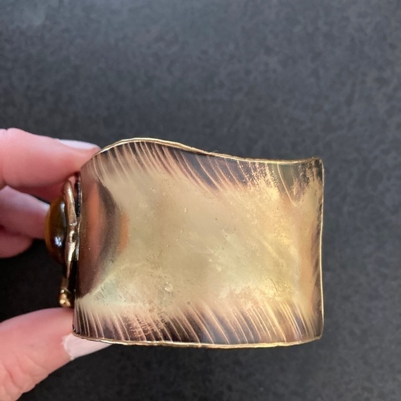 Vtg Modernist AUTHENTIC AFRICA Modern Art HAMMERED BRASS CUFF BRACELET w/Label - Picture 3 of 4